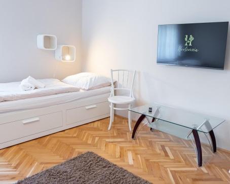 Hortenzia Vendeghaz Mor Apartment Bagian luar foto